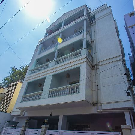 Oyo 23360 White Bricks Inn บังกาลอร์ ภายนอก รูปภาพ