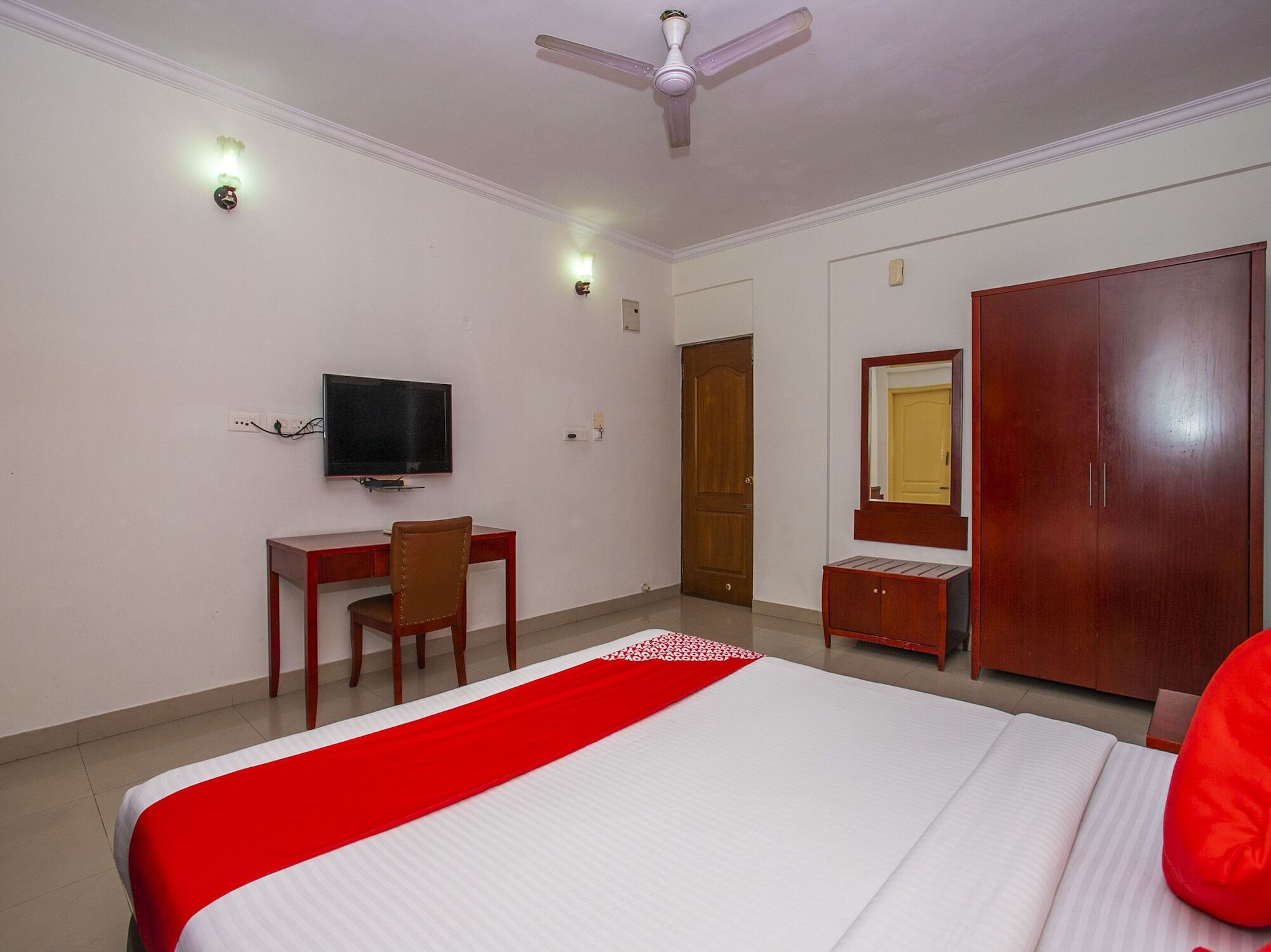 Oyo 23360 White Bricks Inn บังกาลอร์ ภายนอก รูปภาพ