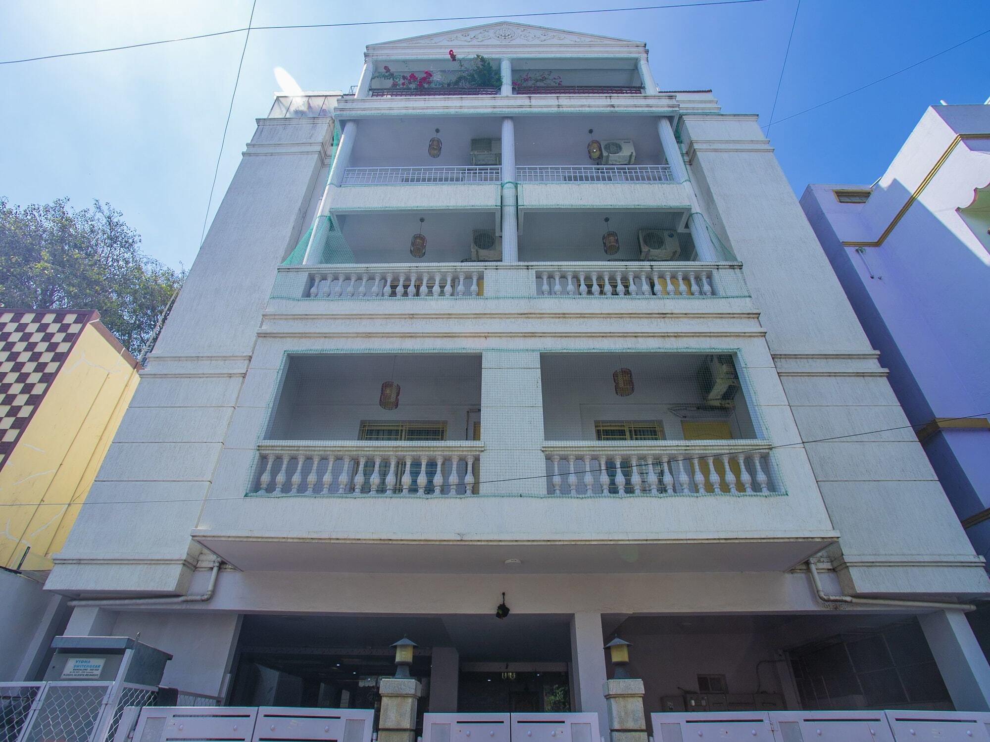 Oyo 23360 White Bricks Inn บังกาลอร์ ภายนอก รูปภาพ